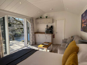 Looking to kitchenette and river view Looking to kitchenette and river view